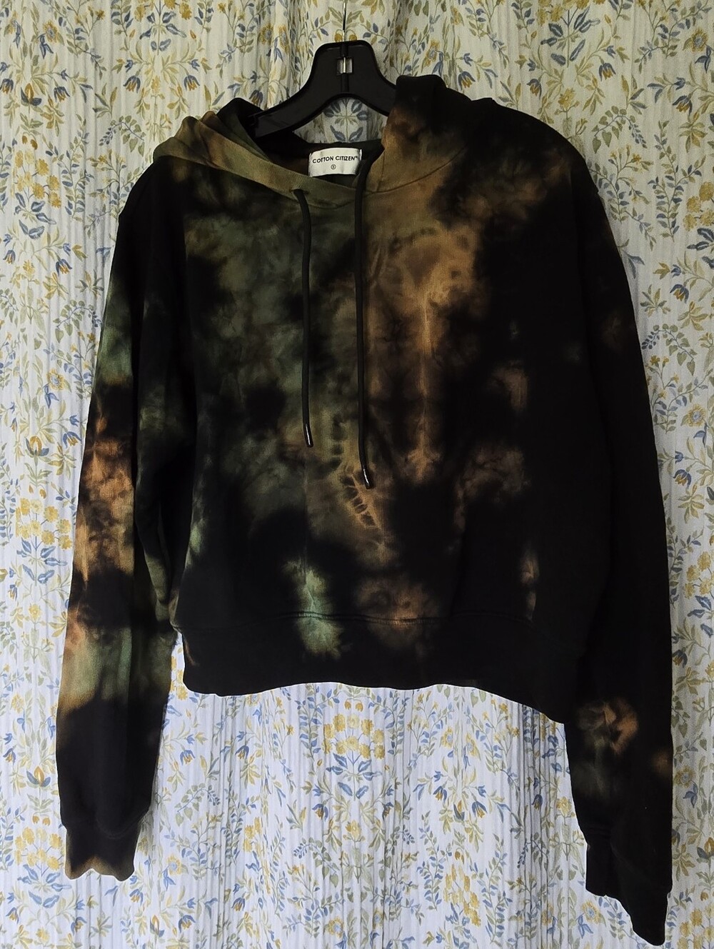 Cotton Citizen Black Tie-Dye Cropped Hoodie with Olive and Brown Accents